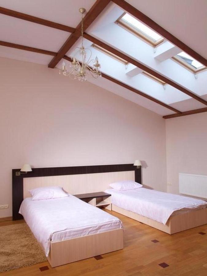 Mini-Hotel Under The Roof Lemberg Exterior foto