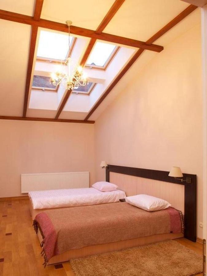 Mini-Hotel Under The Roof Lemberg Exterior foto